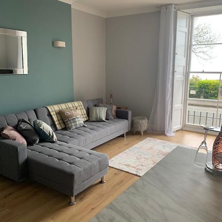 Beautiful Flat With Harbour Views Tenby Eksteriør billede