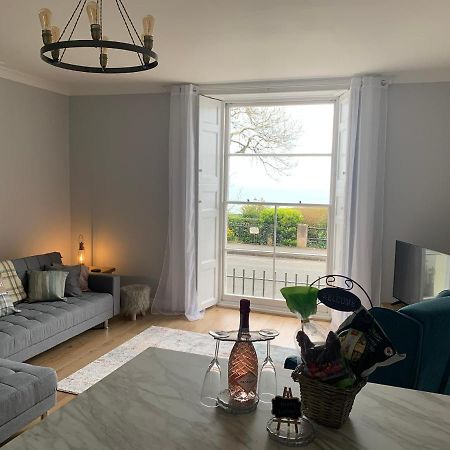 Beautiful Flat With Harbour Views Tenby Eksteriør billede
