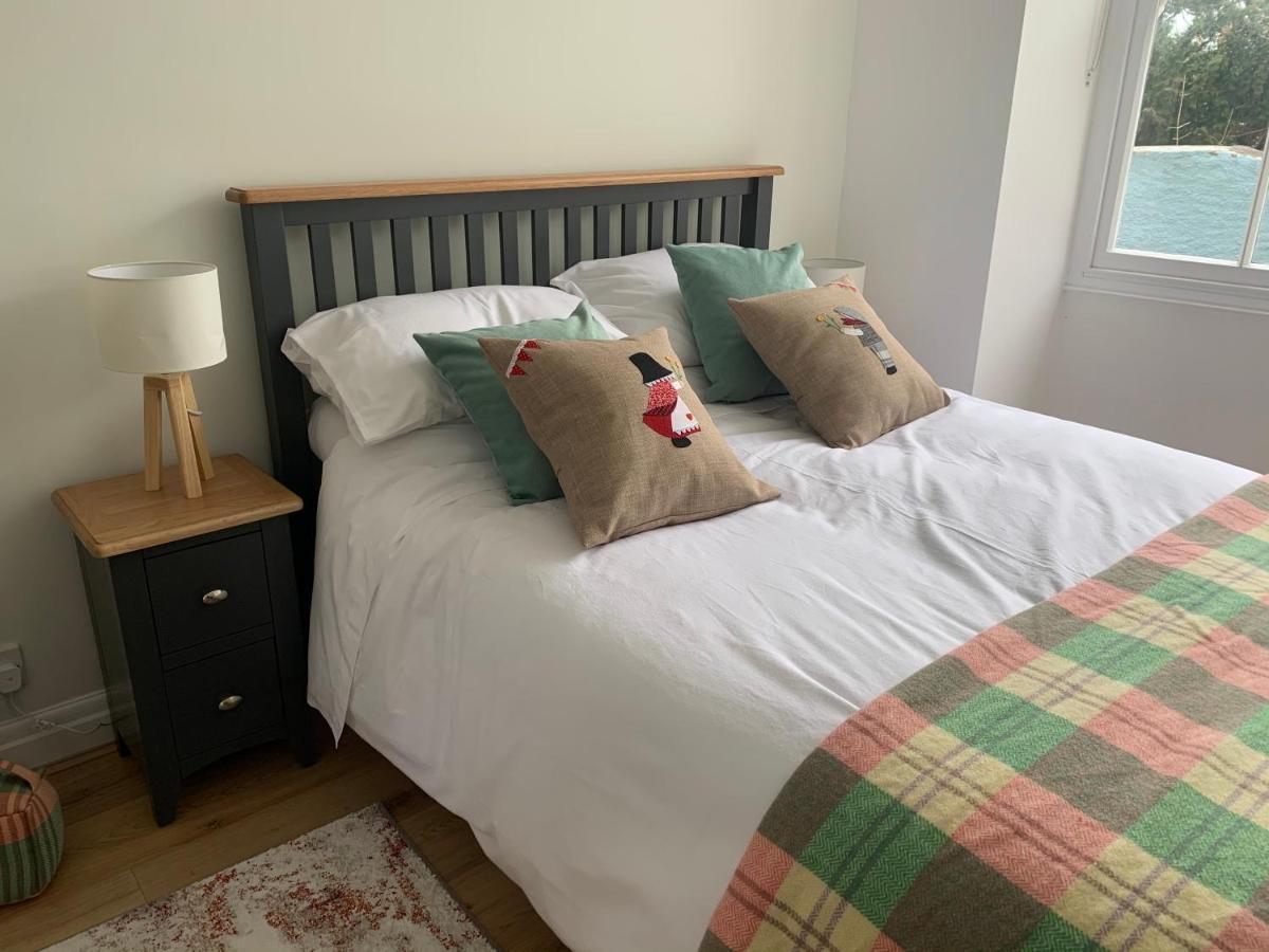 Beautiful Flat With Harbour Views Tenby Eksteriør billede