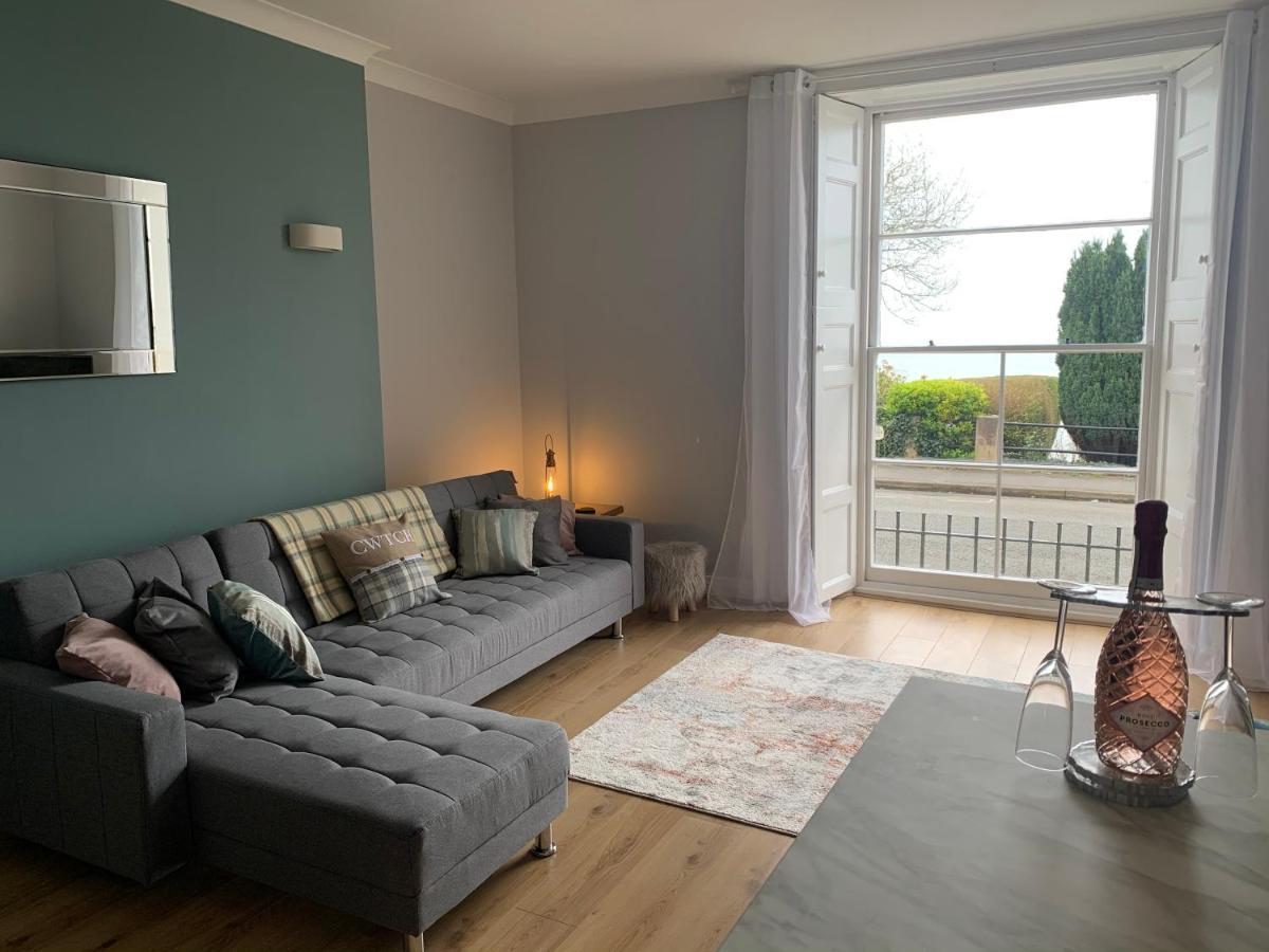 Beautiful Flat With Harbour Views Tenby Eksteriør billede